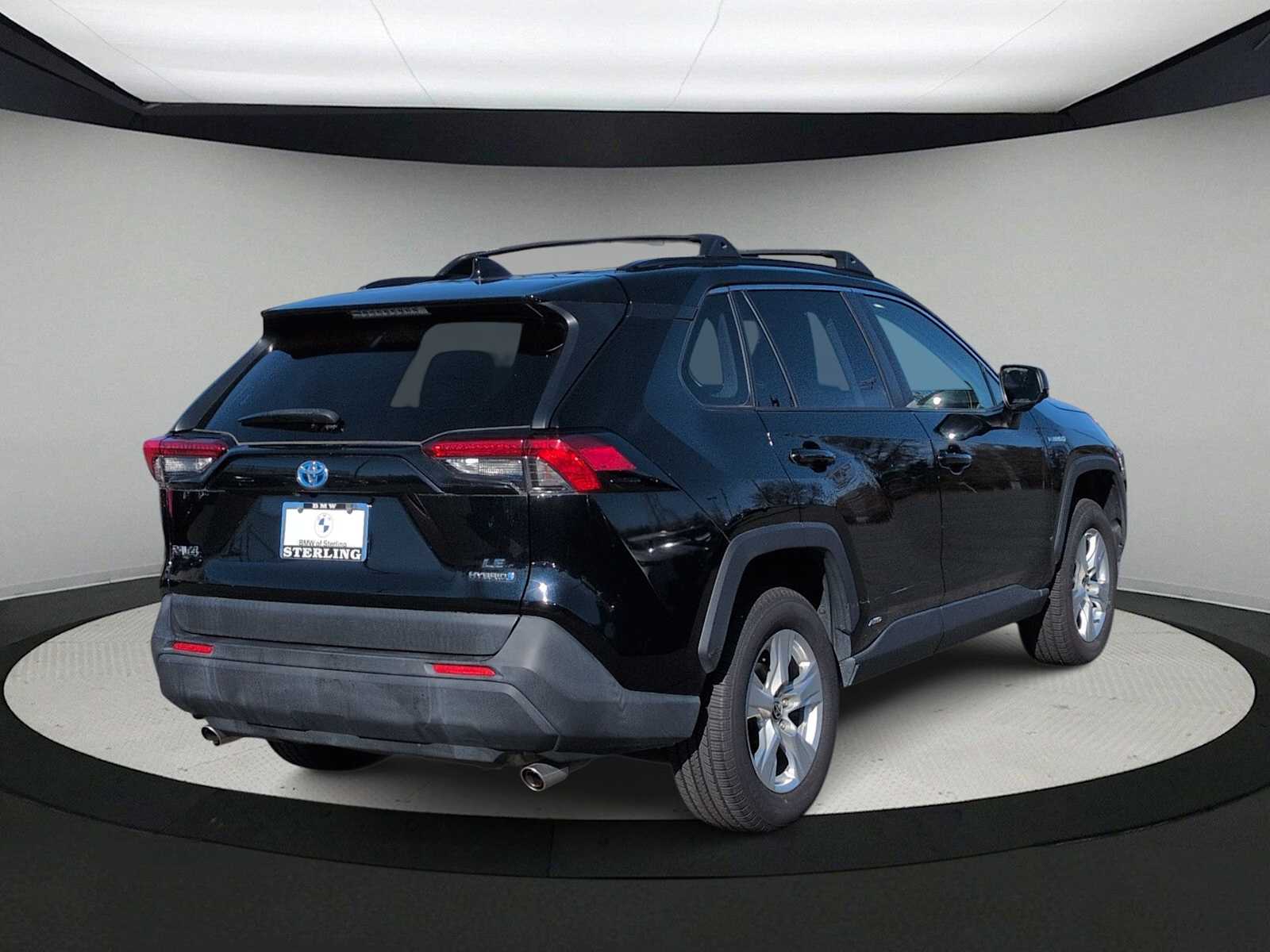 Thumbnail: 2021 Toyota RAV4 - 8