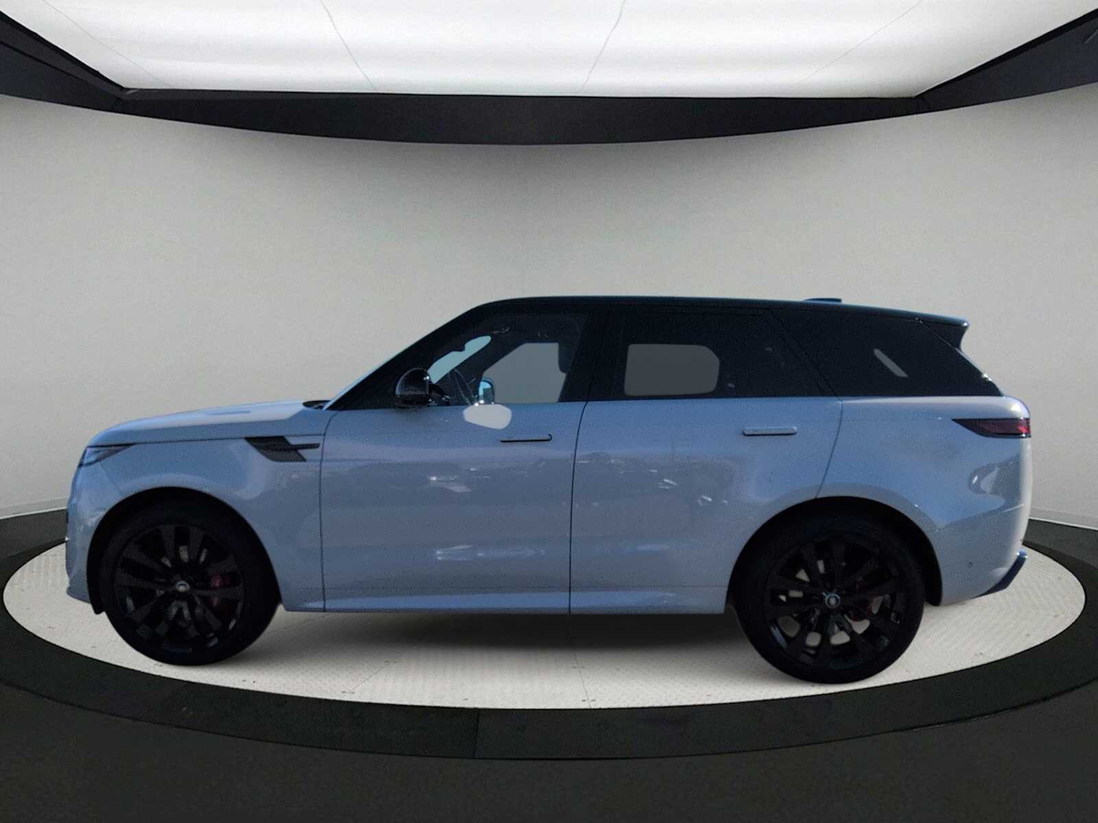 Thumbnail: 2025 Land Rover Range Rover Sport - 5