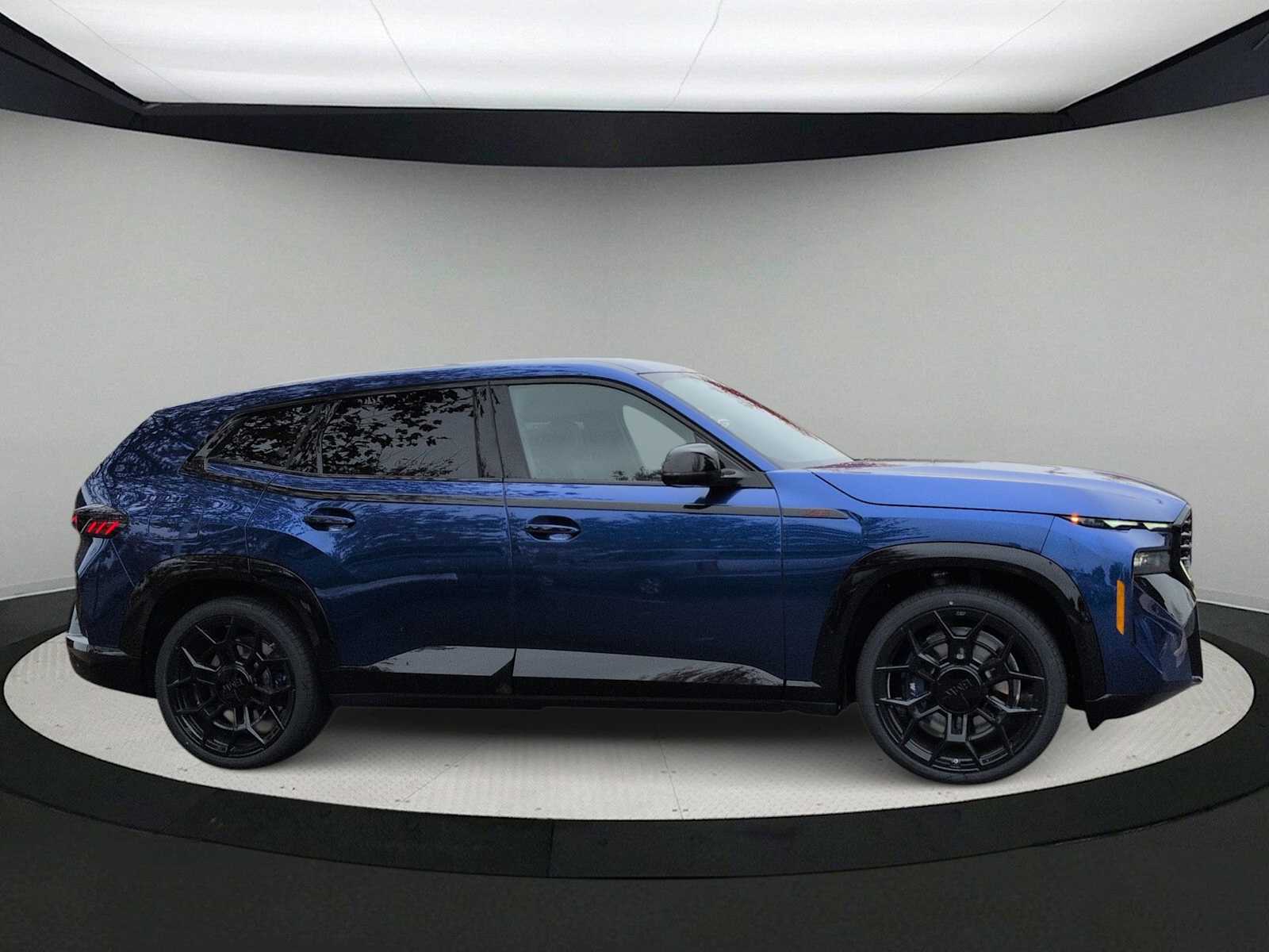 Thumbnail: 2026 BMW XM - 9