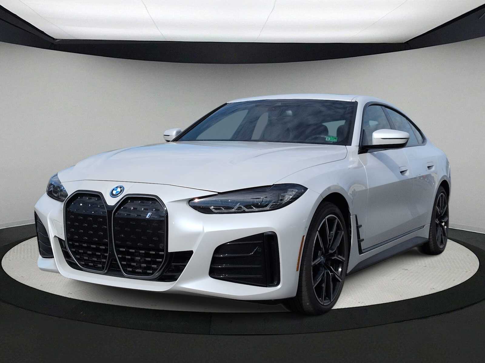 Thumbnail: 2022 BMW i4 - 4
