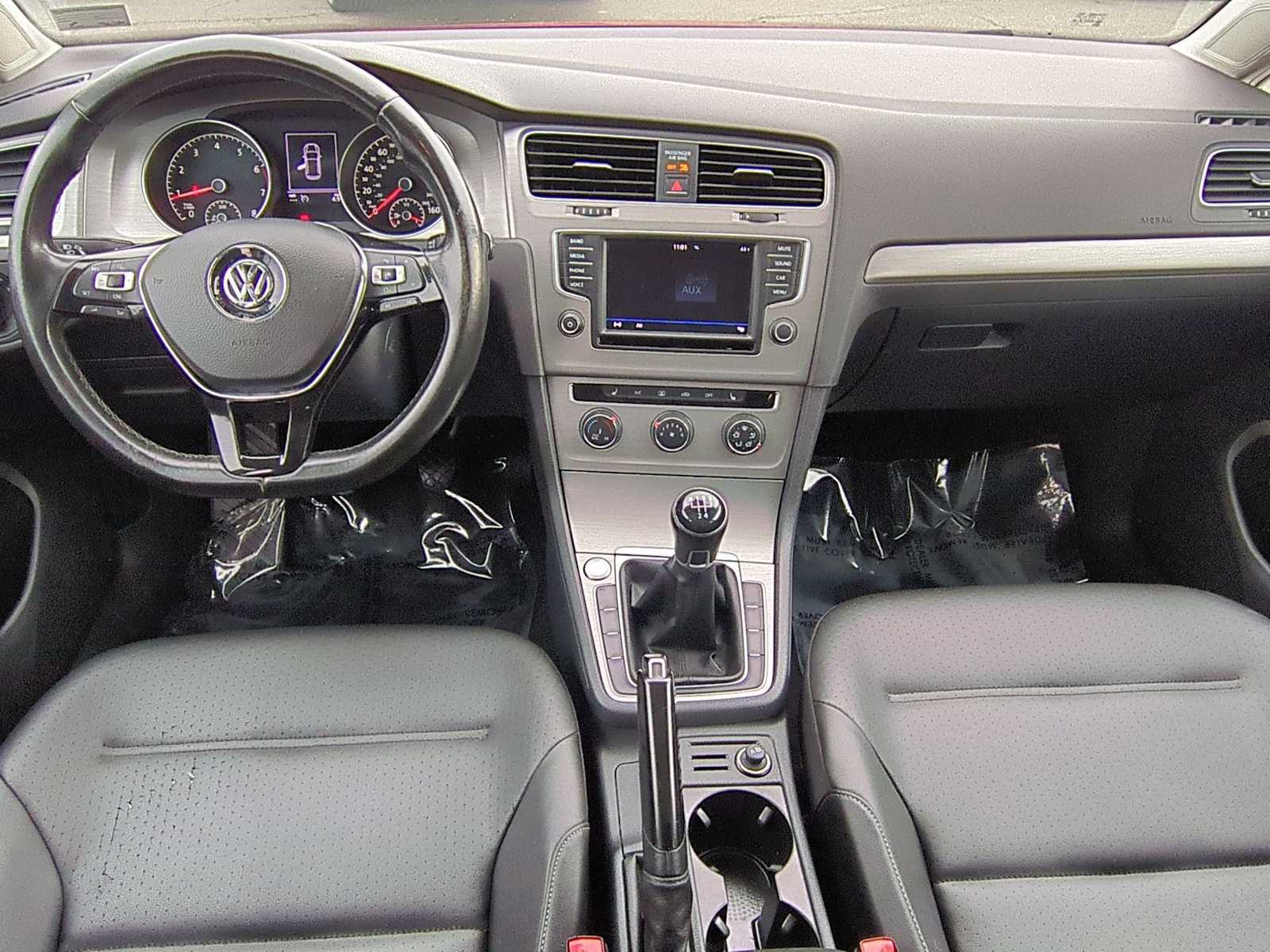 Thumbnail: 2017 Volkswagen Golf - 14