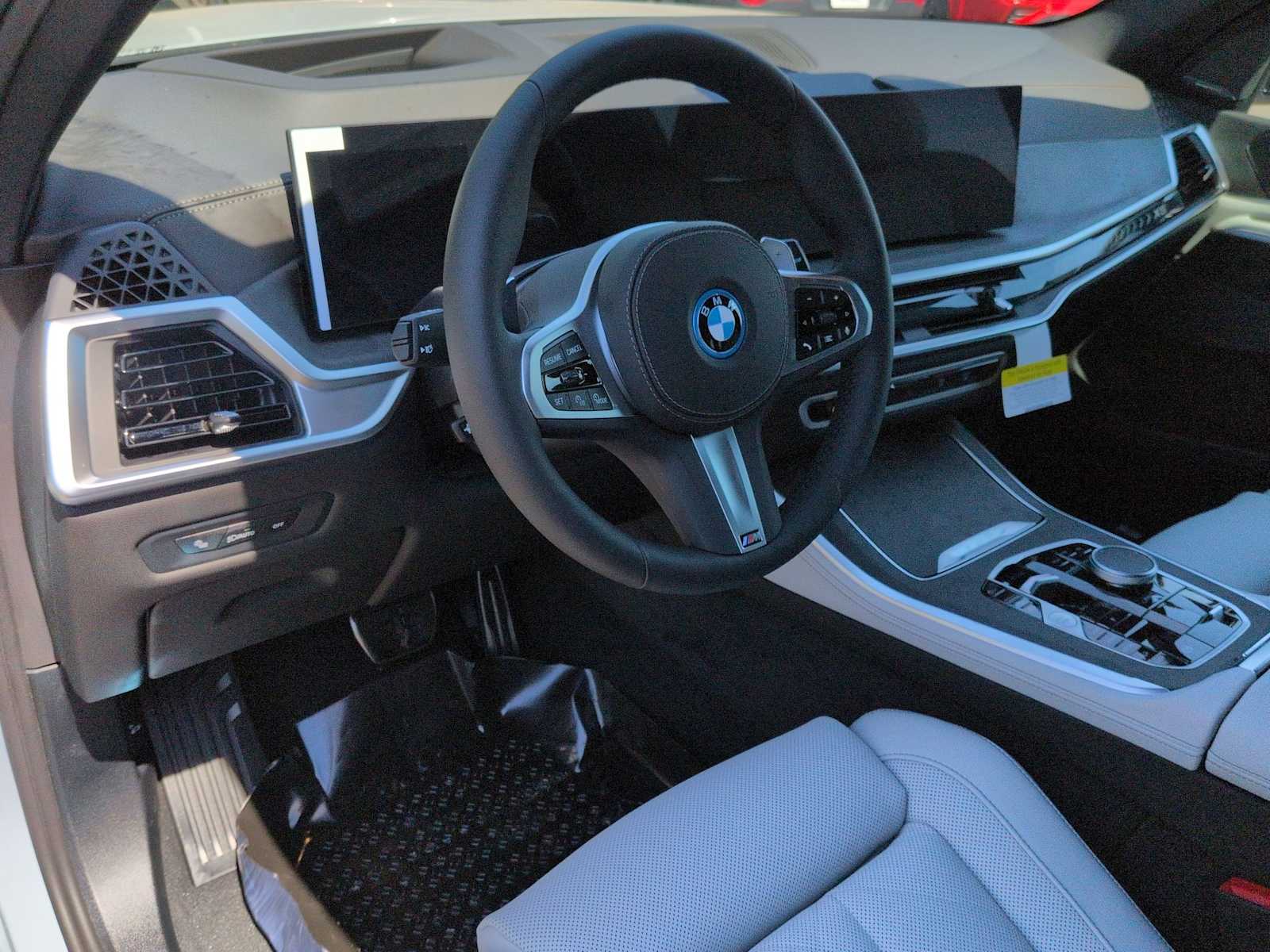 Thumbnail: 2026 BMW X5 - 10