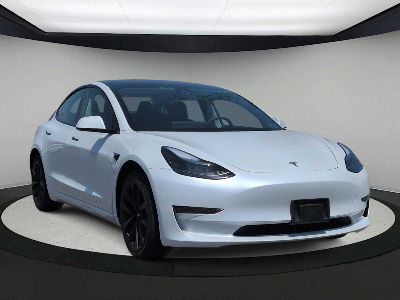 Thumbnail: 2023 Tesla Model 3 - 2
