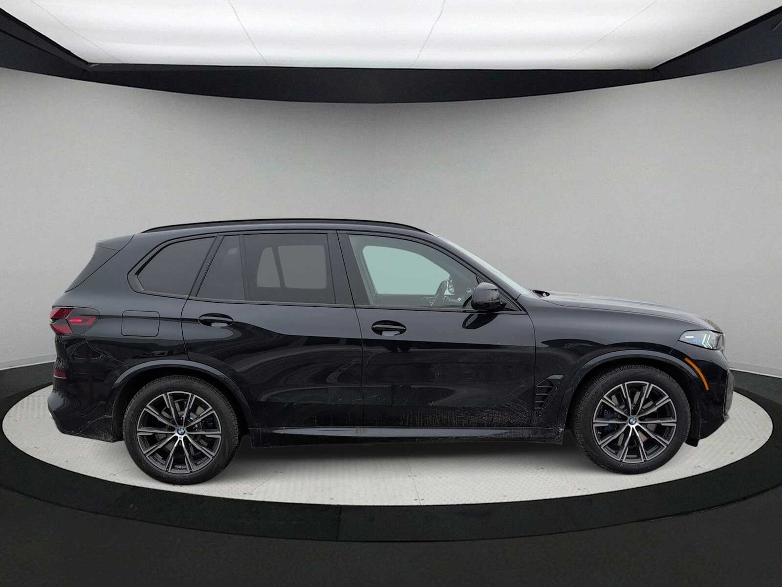 Thumbnail: 2026 BMW X5 - 9