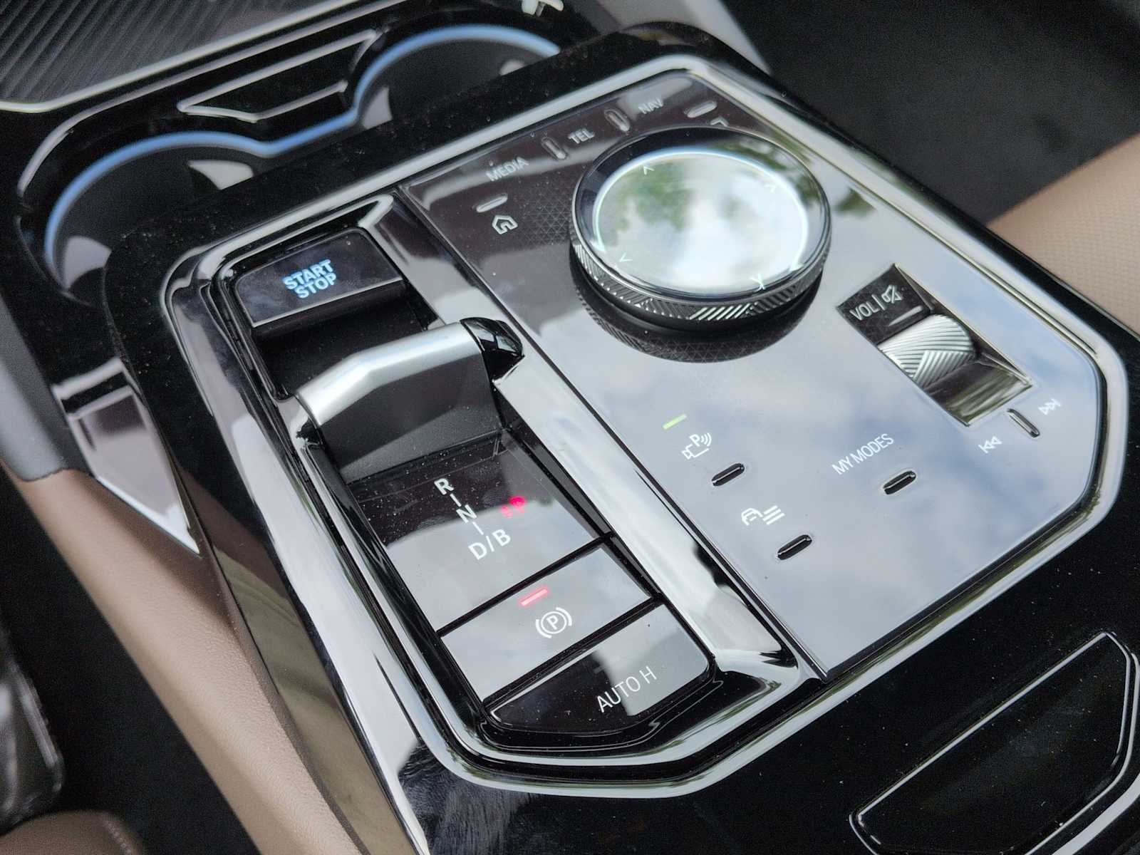 Thumbnail: 2026 BMW i5 - 35