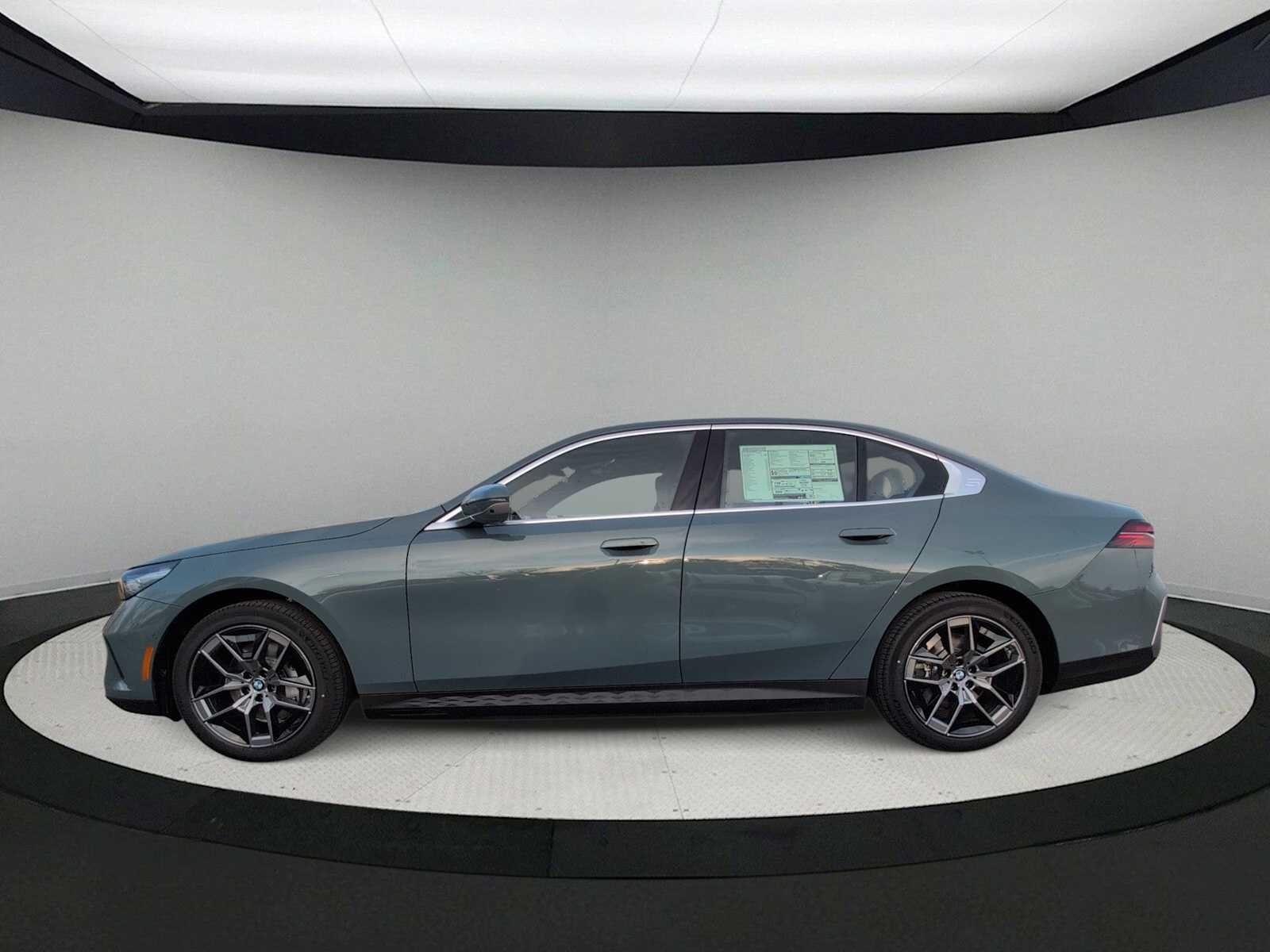 Thumbnail: 2026 BMW i5 - 5