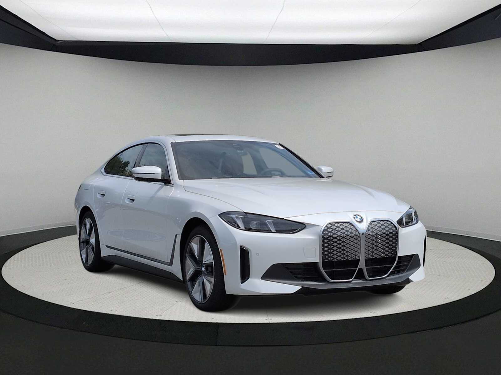 Thumbnail: 2026 BMW i4 - 2