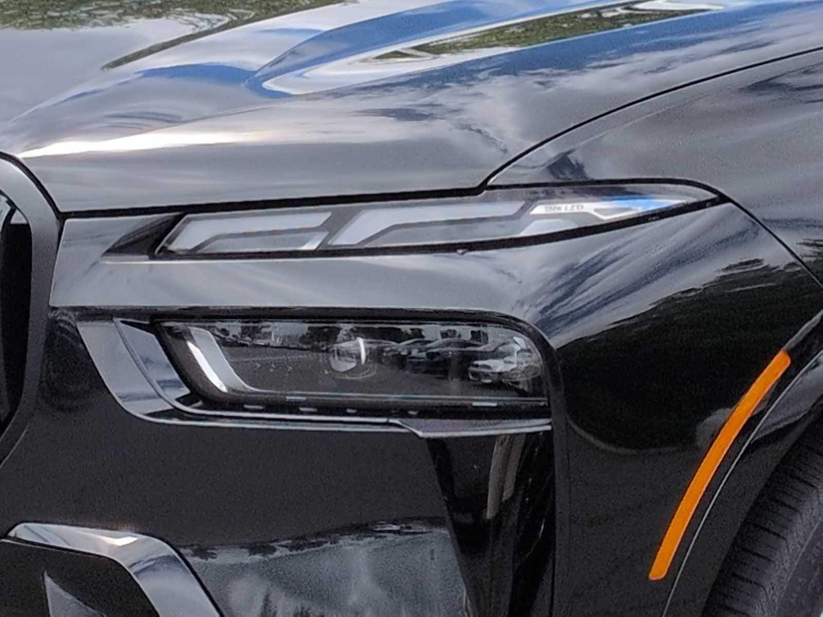 Thumbnail: 2027 BMW X7 - 11