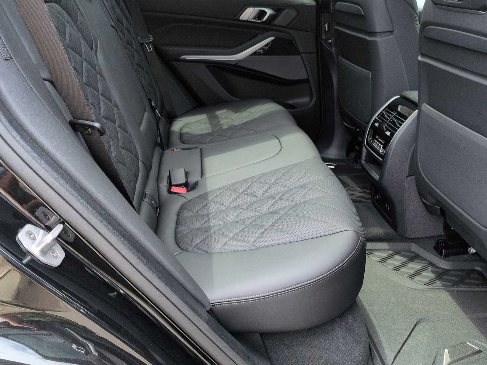 Thumbnail: 2026 BMW X5 - 22