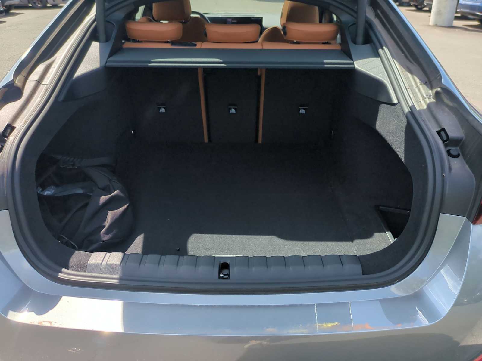 Thumbnail: 2025 BMW i4 - 36