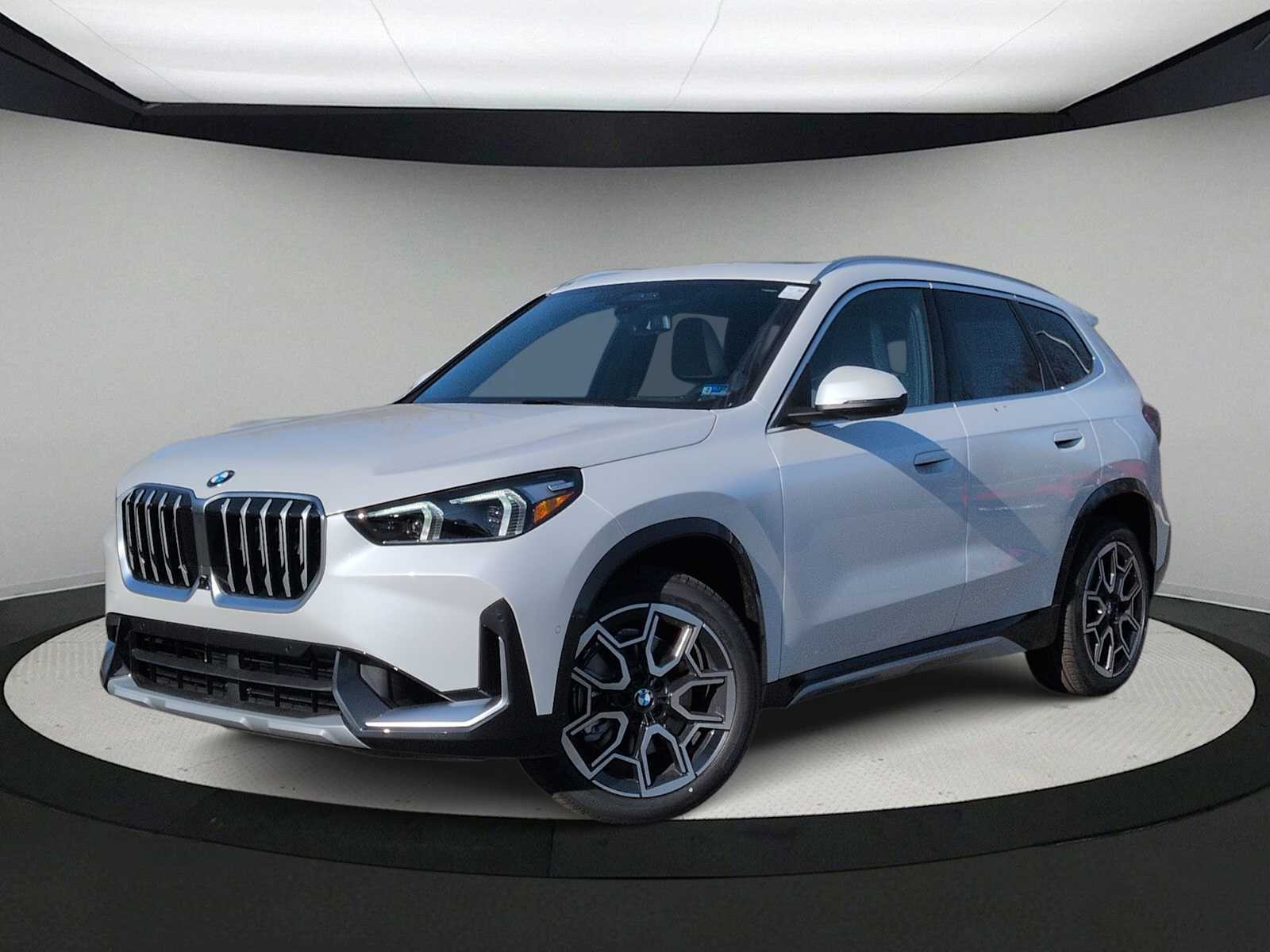 Thumbnail: 2026 BMW X1 - 1
