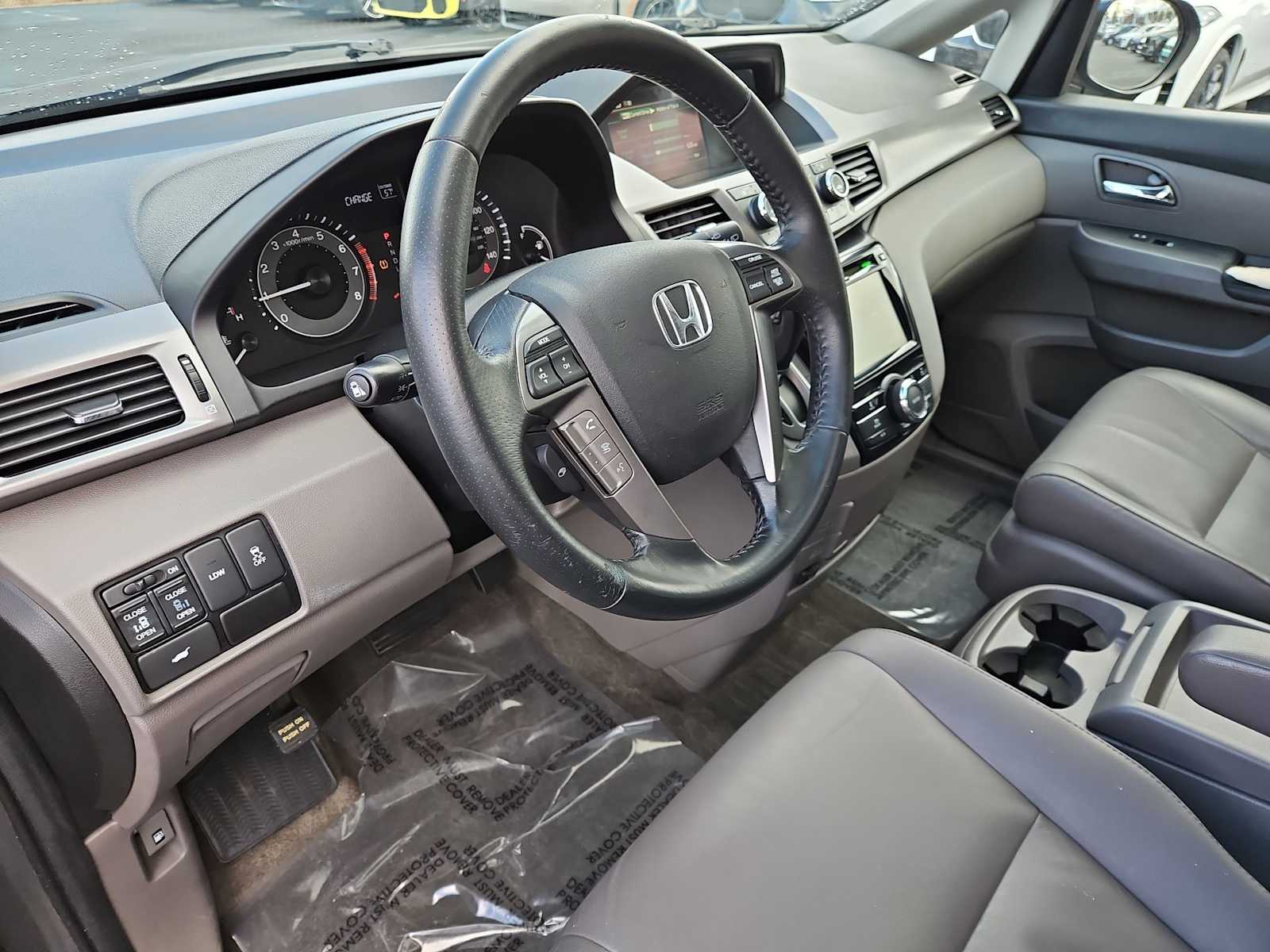 Thumbnail: 2014 Honda Odyssey - 10