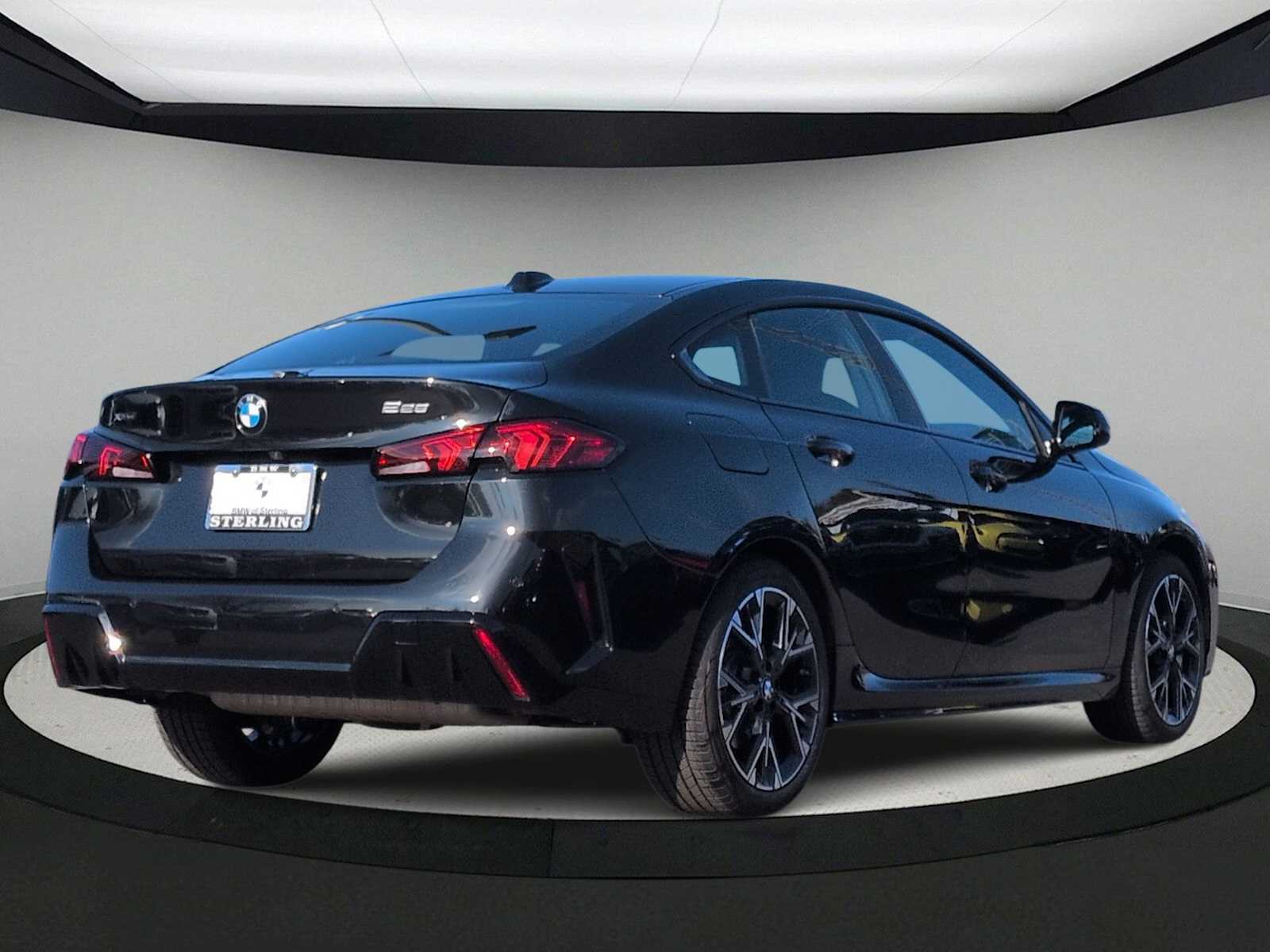 Thumbnail: 2025 BMW 2 Series - 8