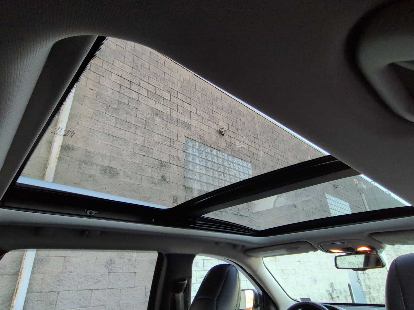 Thumbnail: 2016 Jeep Cherokee - 23