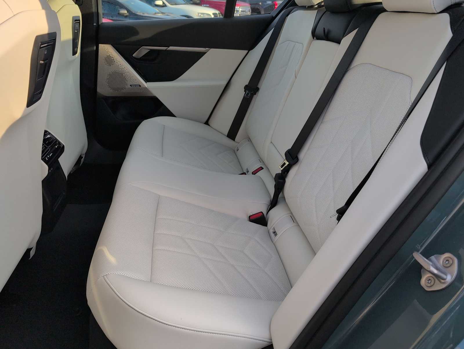 Thumbnail: 2026 BMW i5 - 18