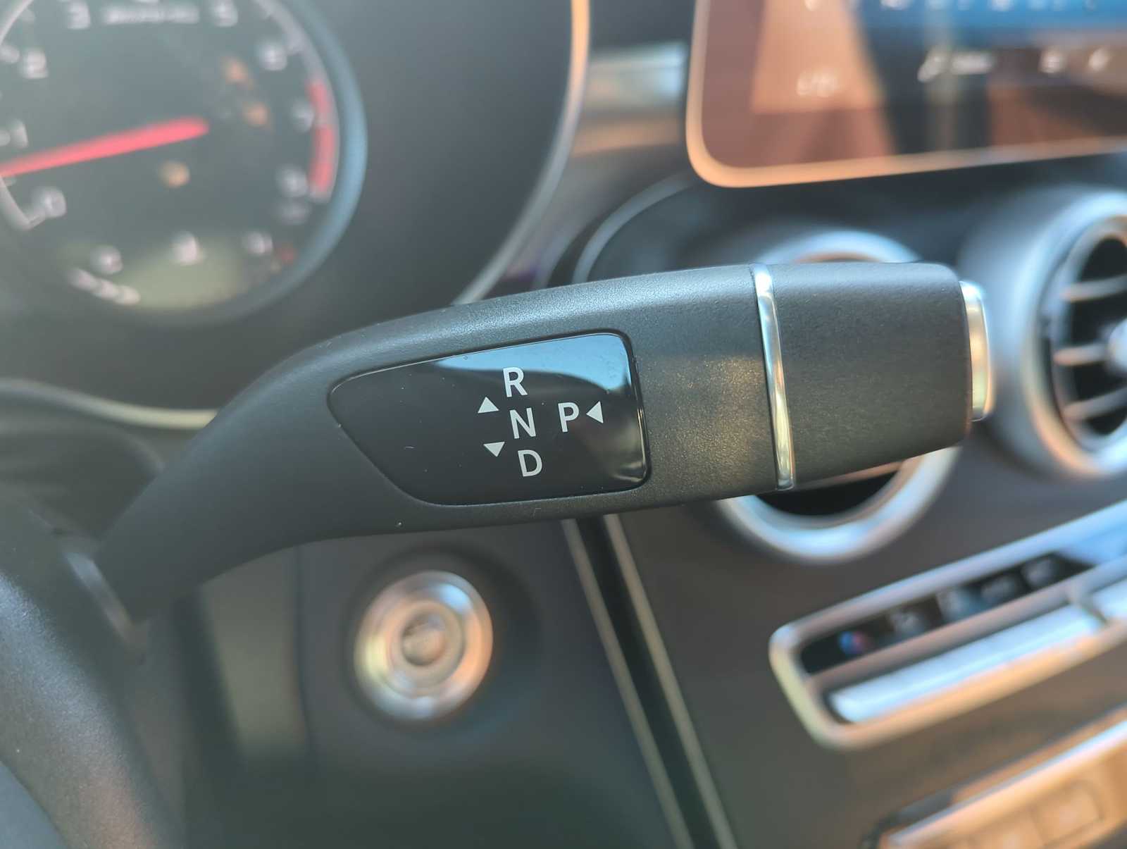 Thumbnail: 2022 Mercedes-Benz GLC - 32