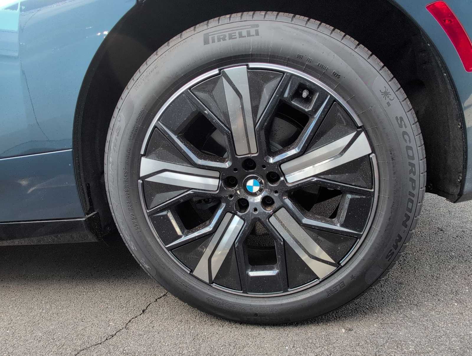 Thumbnail: 2026 BMW iX - 14