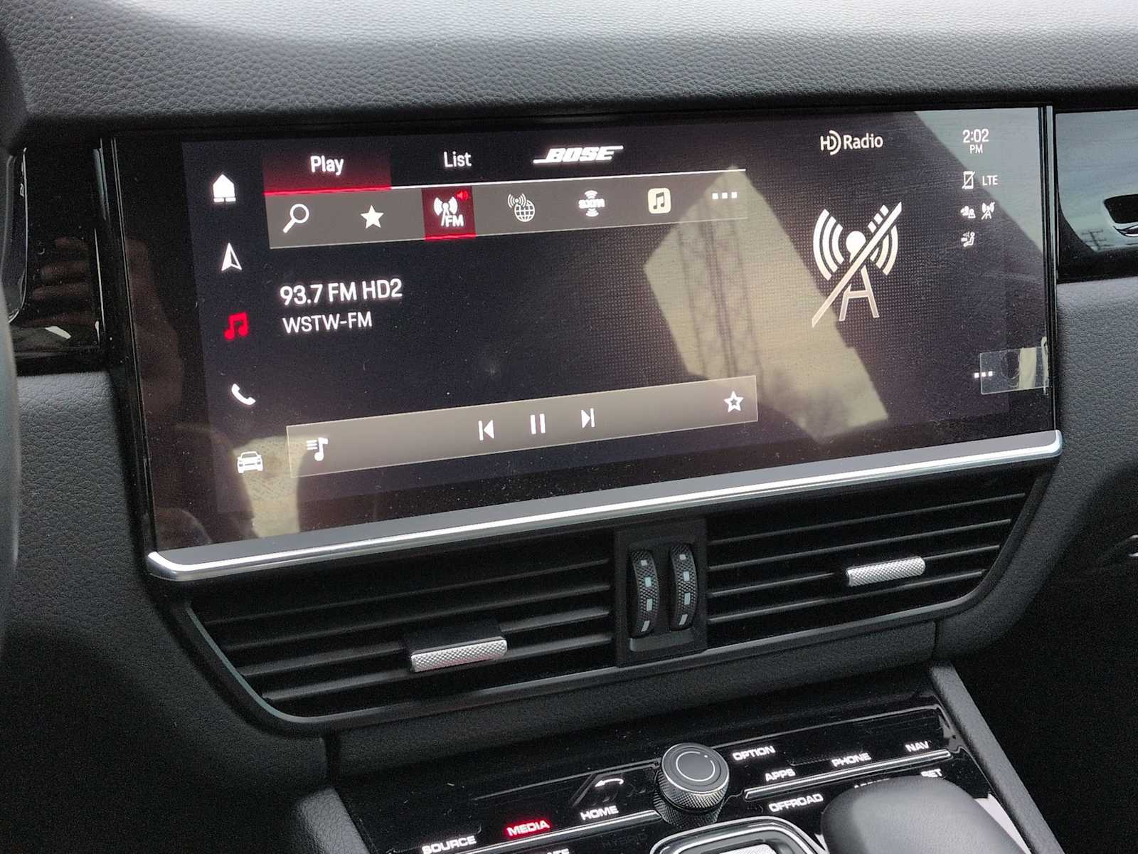 Thumbnail: 2022 Porsche  - 32