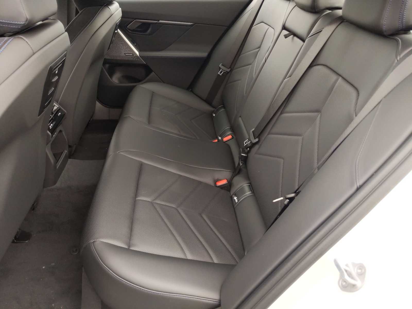 Thumbnail: 2025 BMW i5 - 20