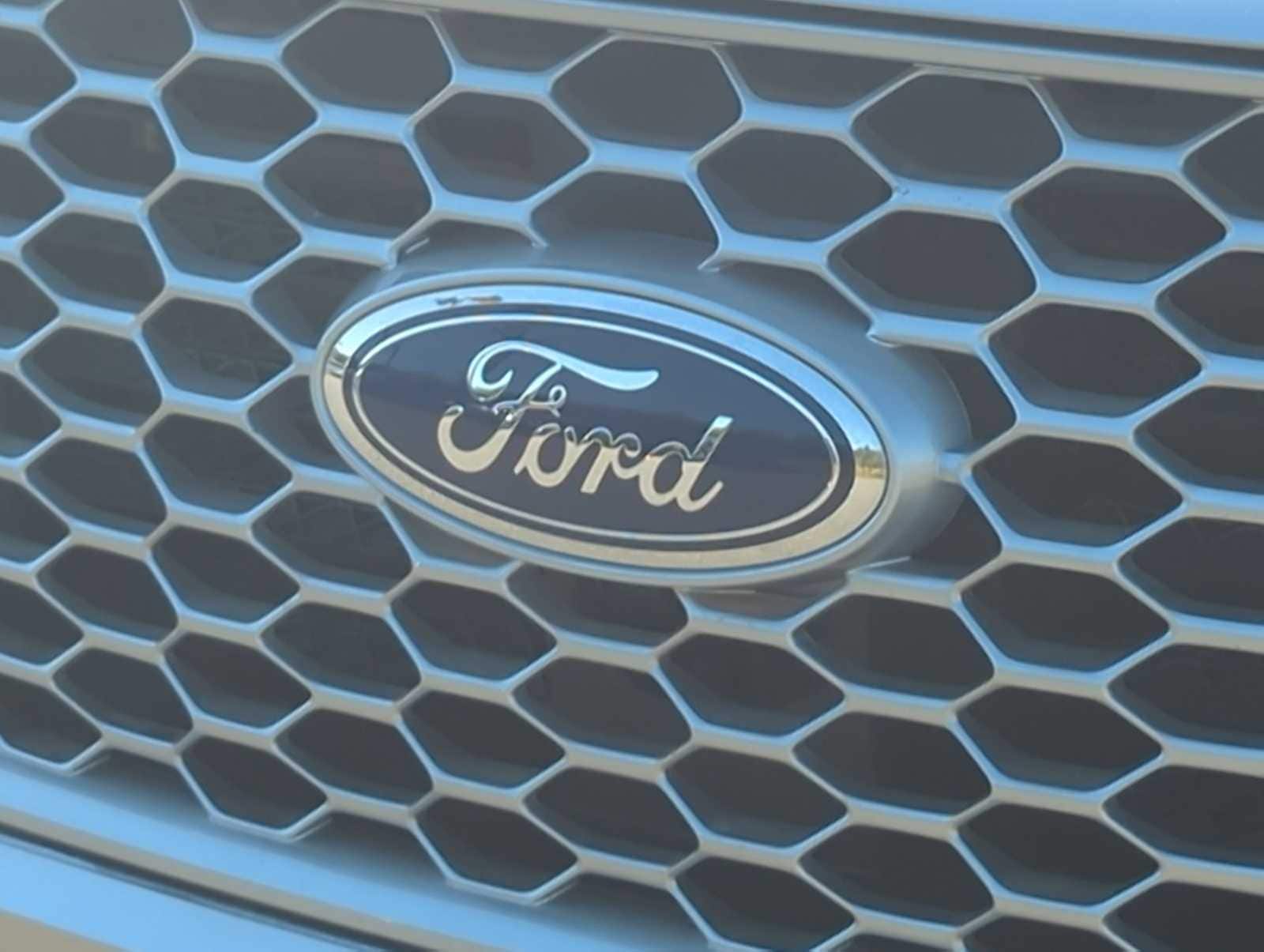Thumbnail: 2023 Ford Edge - 11