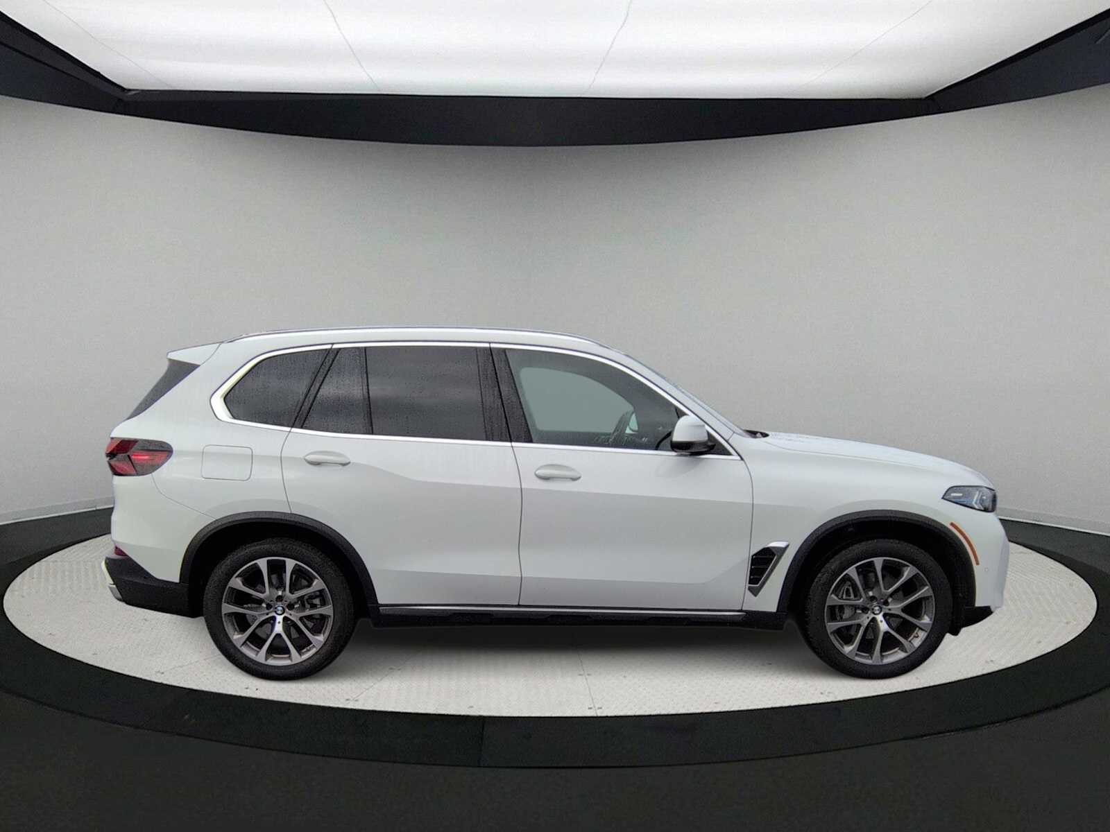 Thumbnail: 2024 BMW X5 - 9