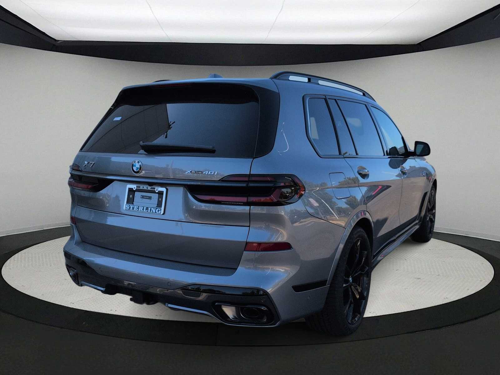 Thumbnail: 2026 BMW X7 - 8
