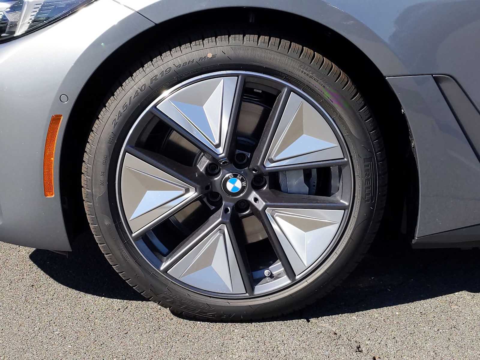 Thumbnail: 2025 BMW i4 - 13