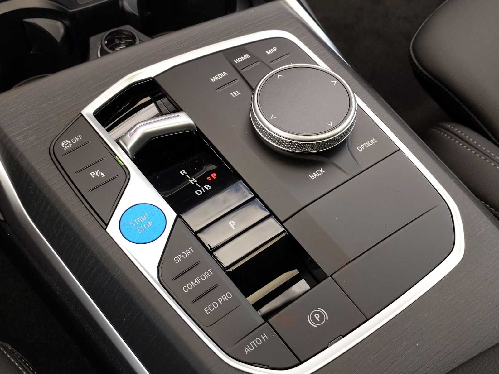 Thumbnail: 2025 BMW i4 - 34