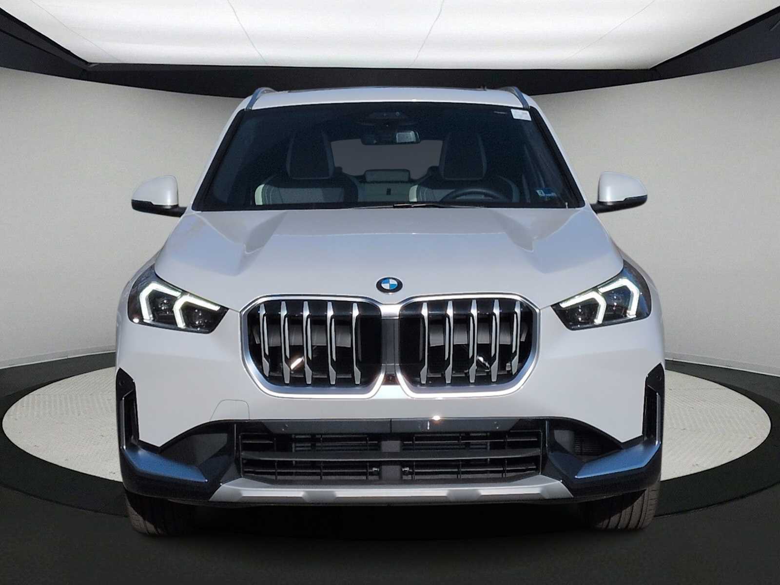 Thumbnail: 2026 BMW X1 - 3