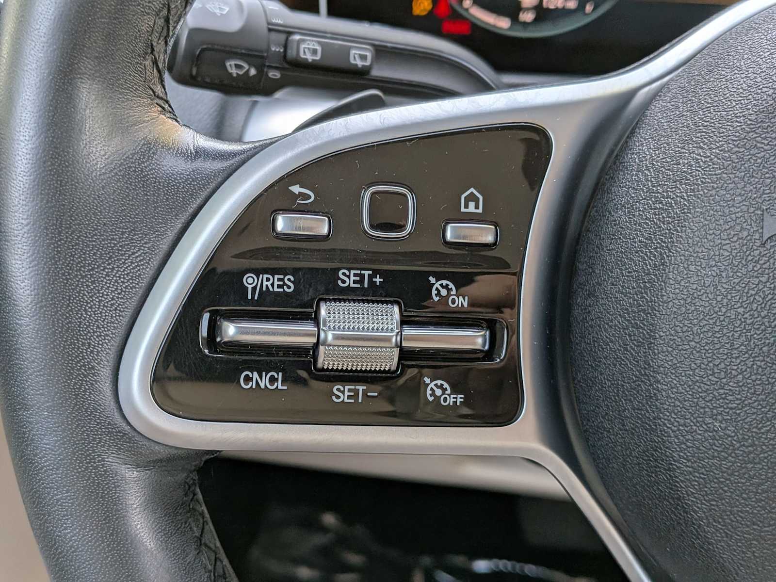 Thumbnail: 2020 Mercedes-Benz GLB - 26