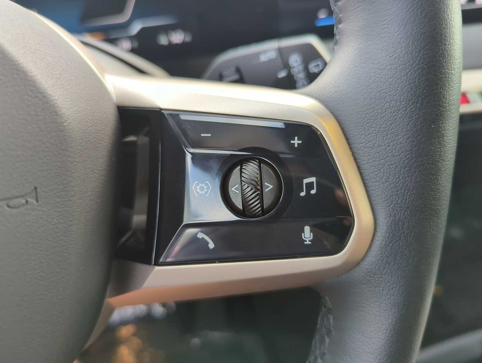 Thumbnail: 2025 BMW iX - 23