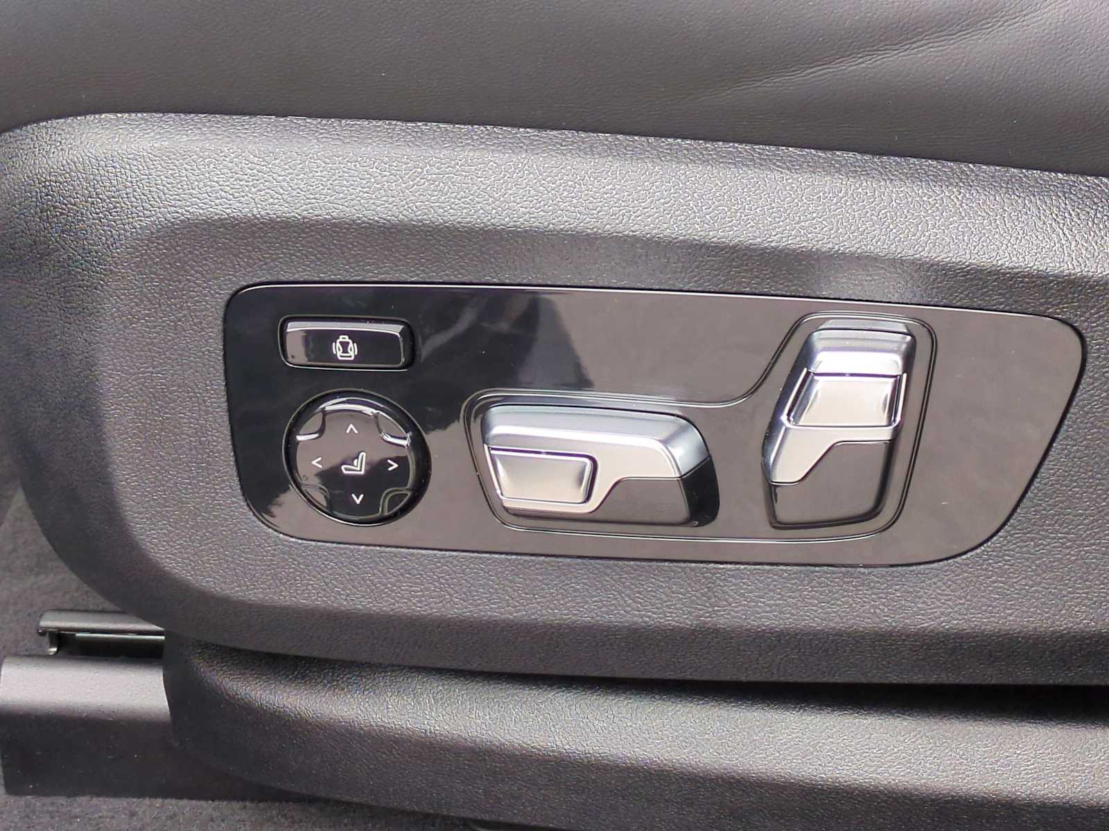 Thumbnail: 2026 BMW X6 - 18