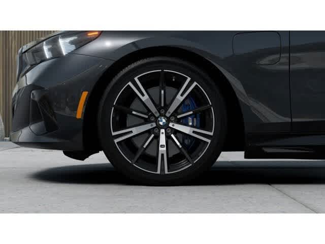 Thumbnail: 2026 BMW 5 Series - 7