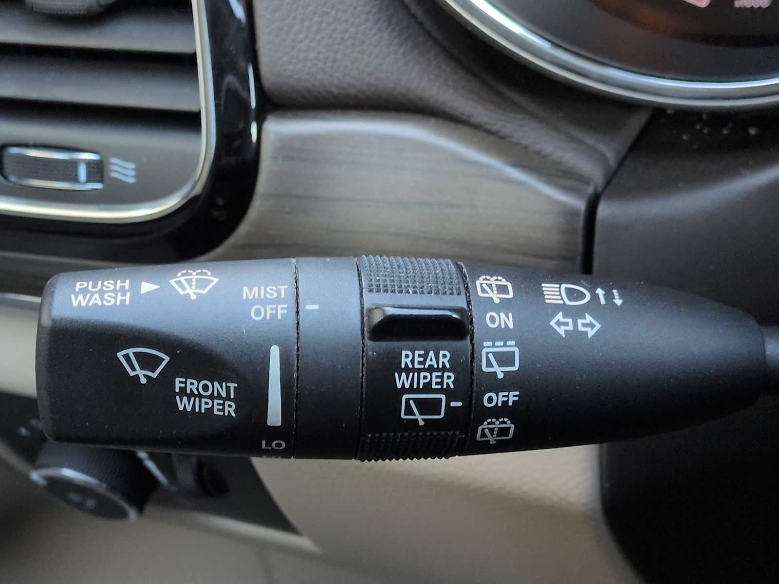 Thumbnail: 2020 Jeep Grand Cherokee - 29