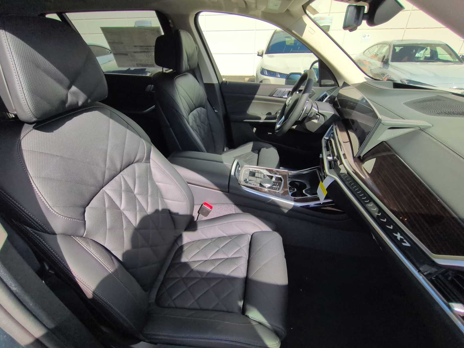 Thumbnail: 2026 BMW X7 - 24