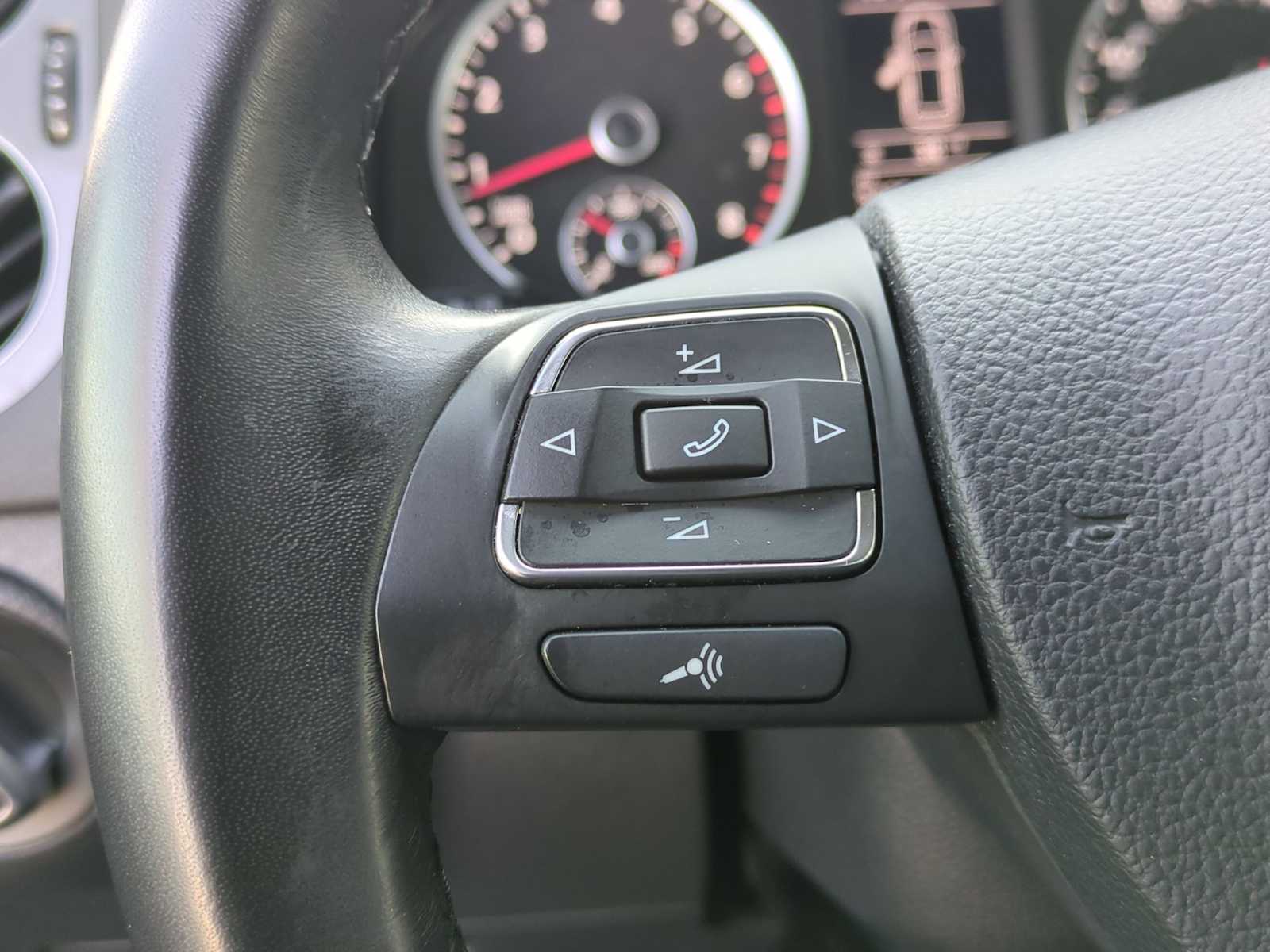 Thumbnail: 2017 Volkswagen Tiguan - 22