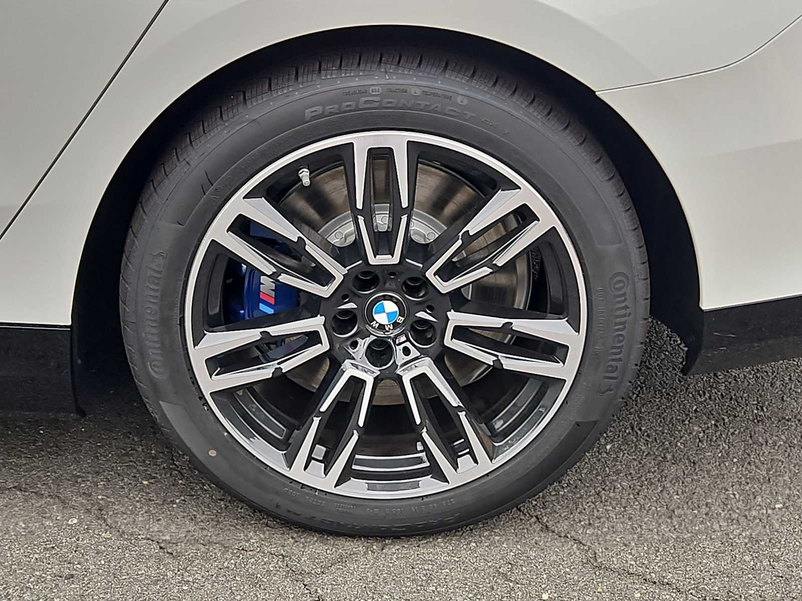 Thumbnail: 2026 BMW 5 Series - 13