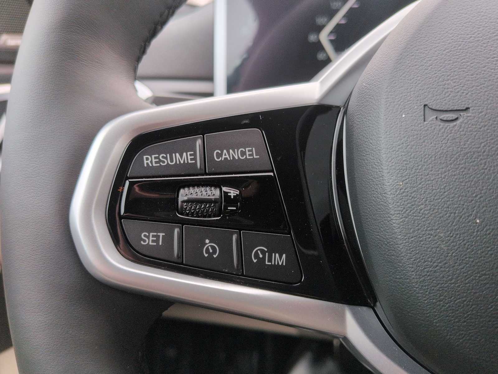 Thumbnail: 2026 BMW i4 - 25