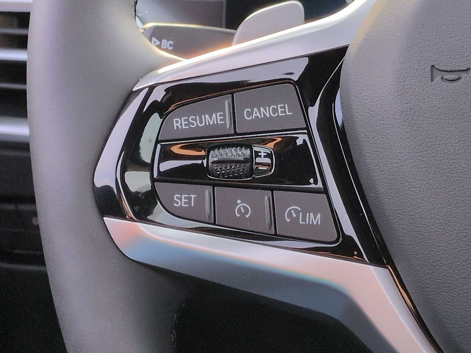 Thumbnail: 2026 BMW 3 Series - 26