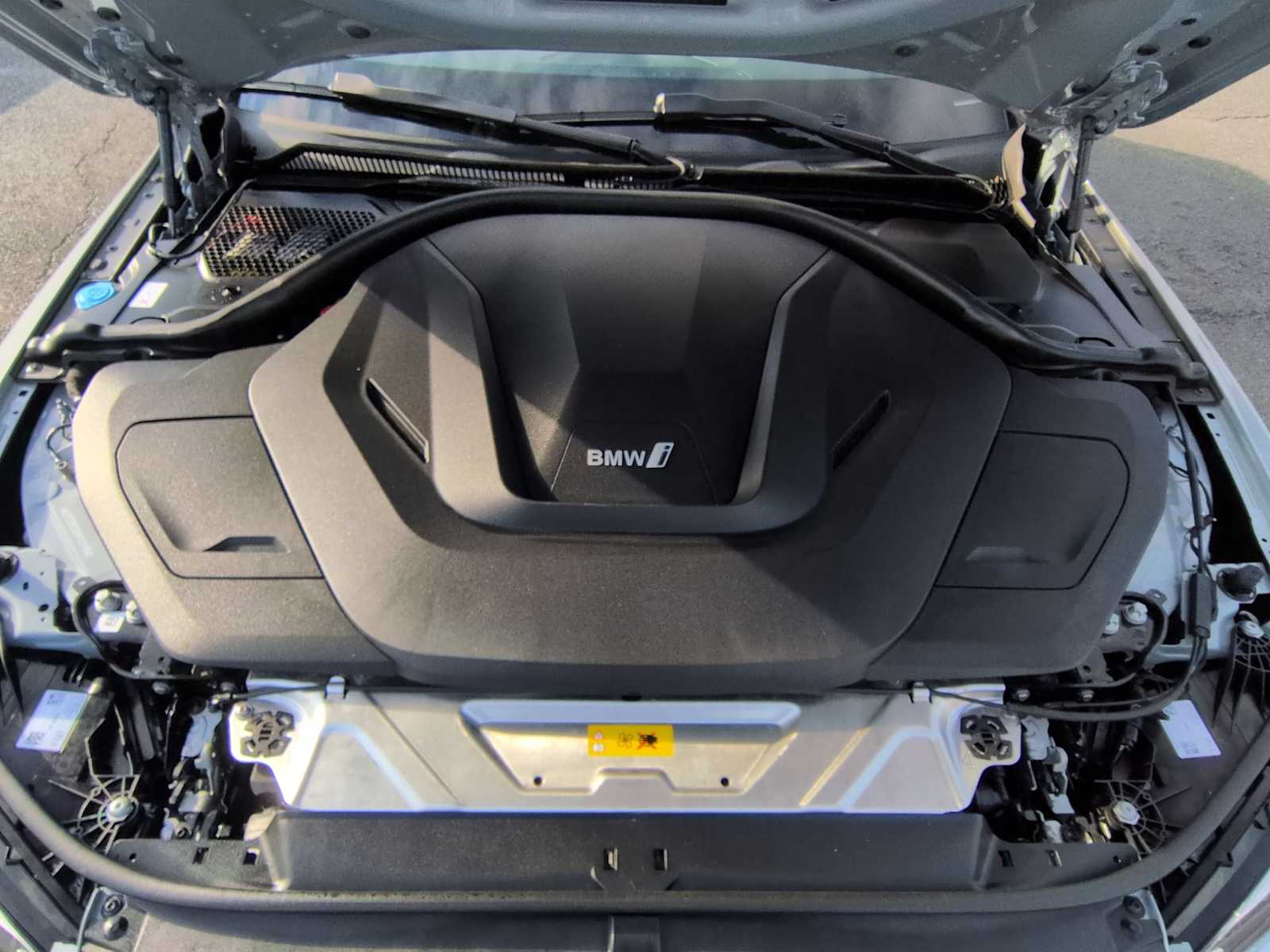 Thumbnail: 2025 BMW i4 - 15