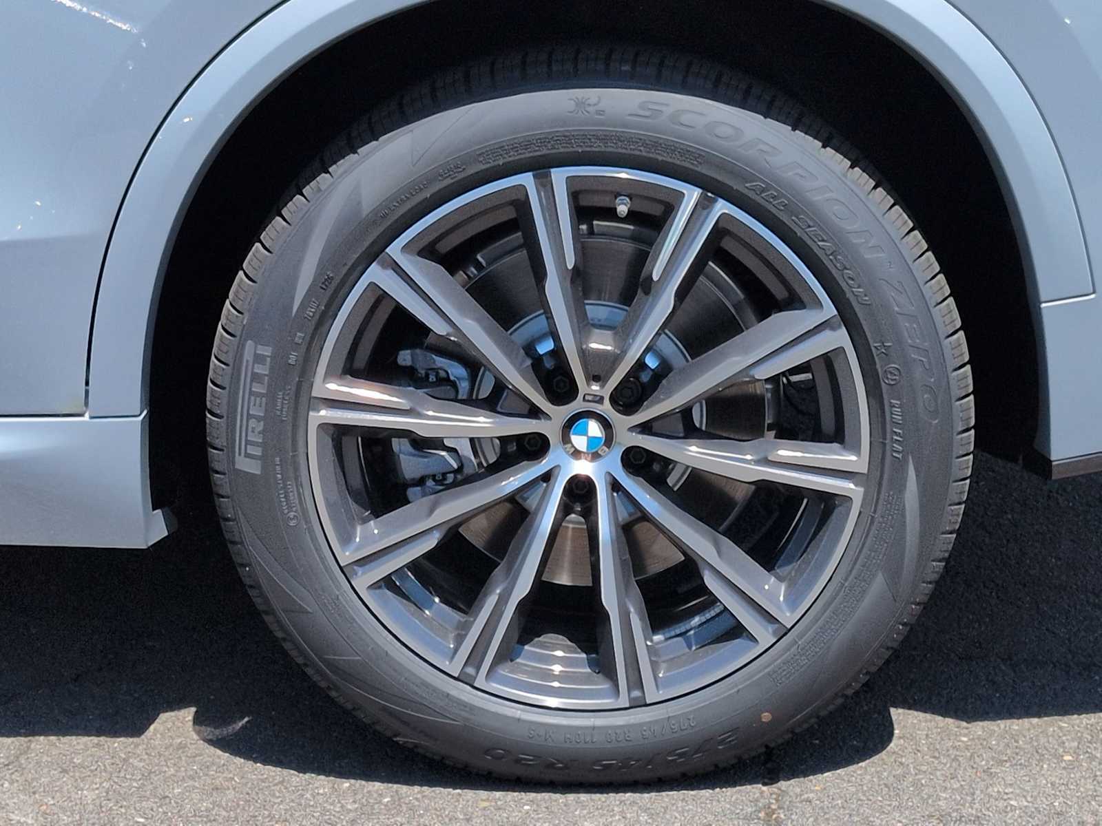 Thumbnail: 2026 BMW X5 - 15