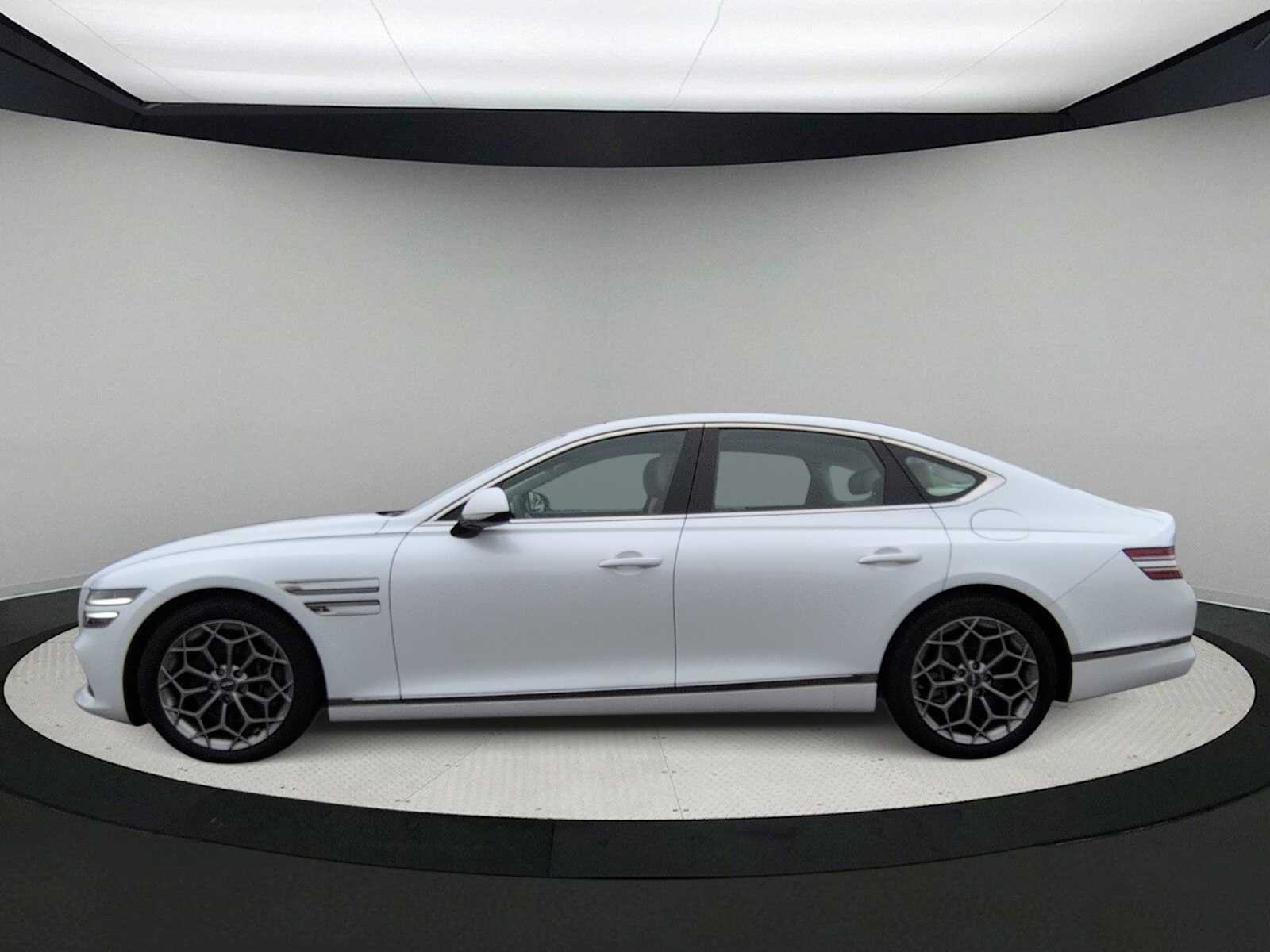 Thumbnail: 2022 Genesis G80 - 5