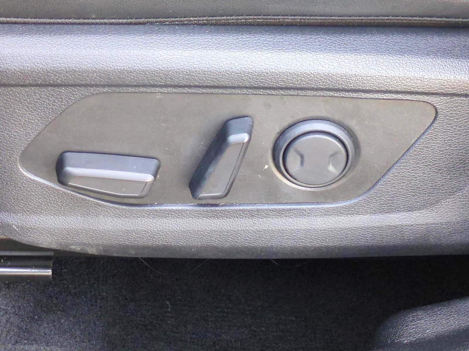 Thumbnail: 2023 Kia Sportage - 18