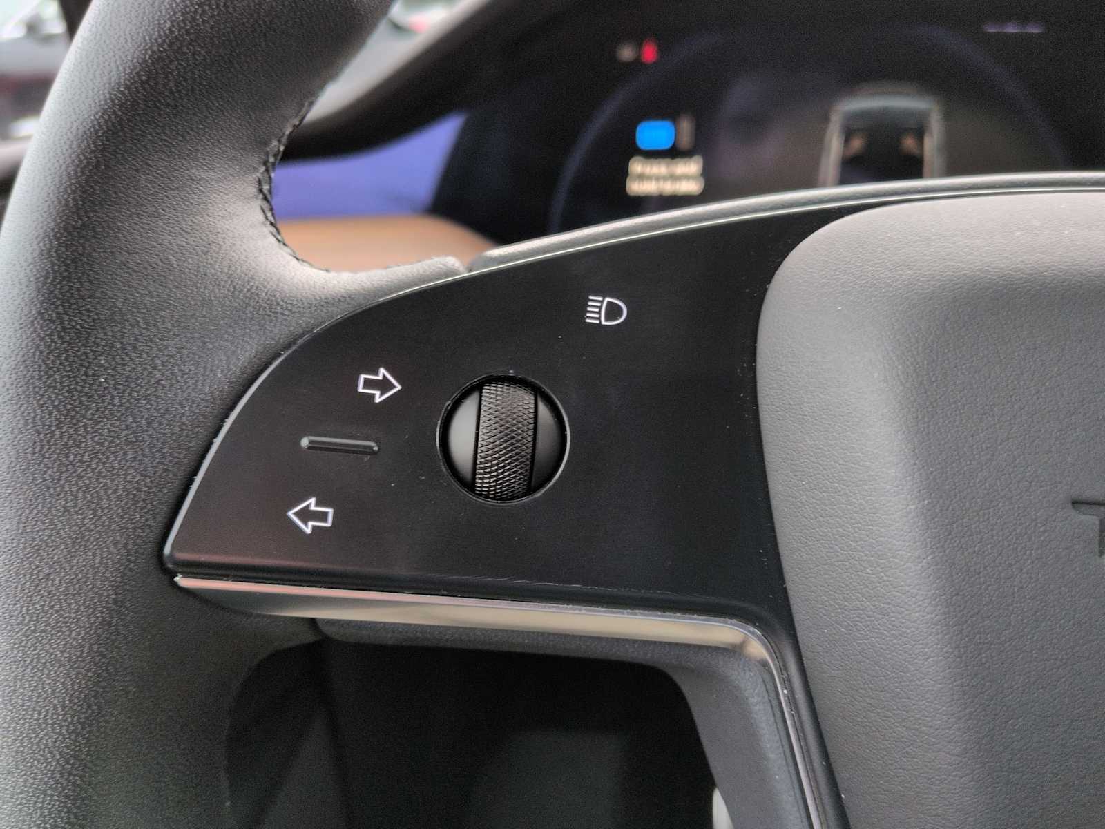 Thumbnail: 2023 Tesla Model X - 25