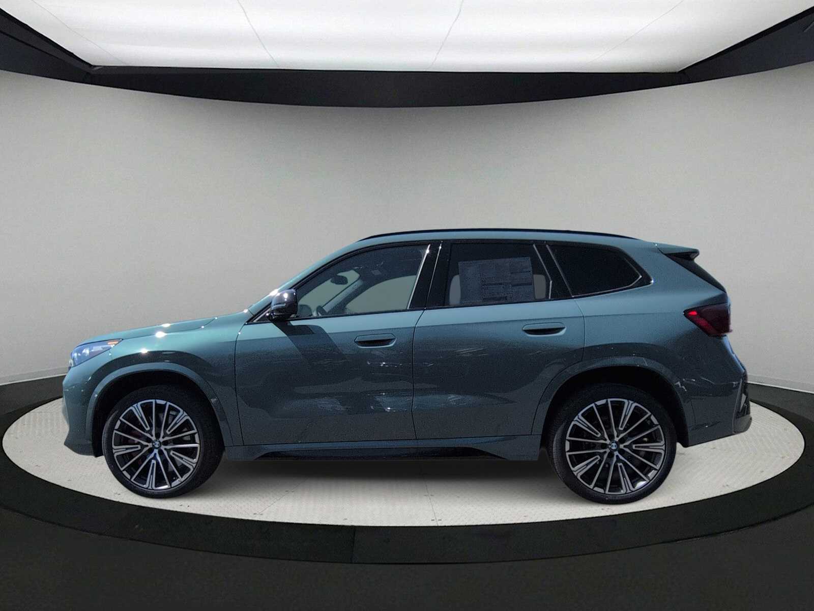 Thumbnail: 2026 BMW X1 - 5