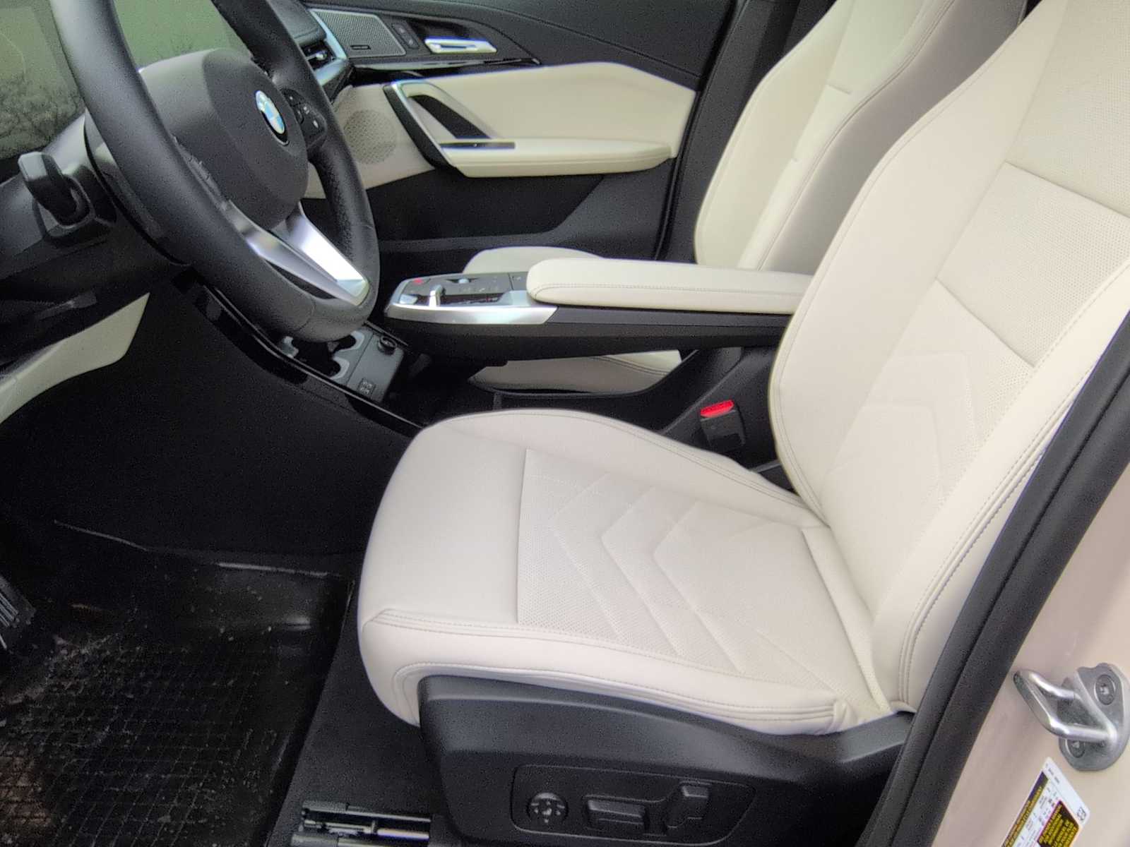 Thumbnail: 2026 BMW X1 - 17