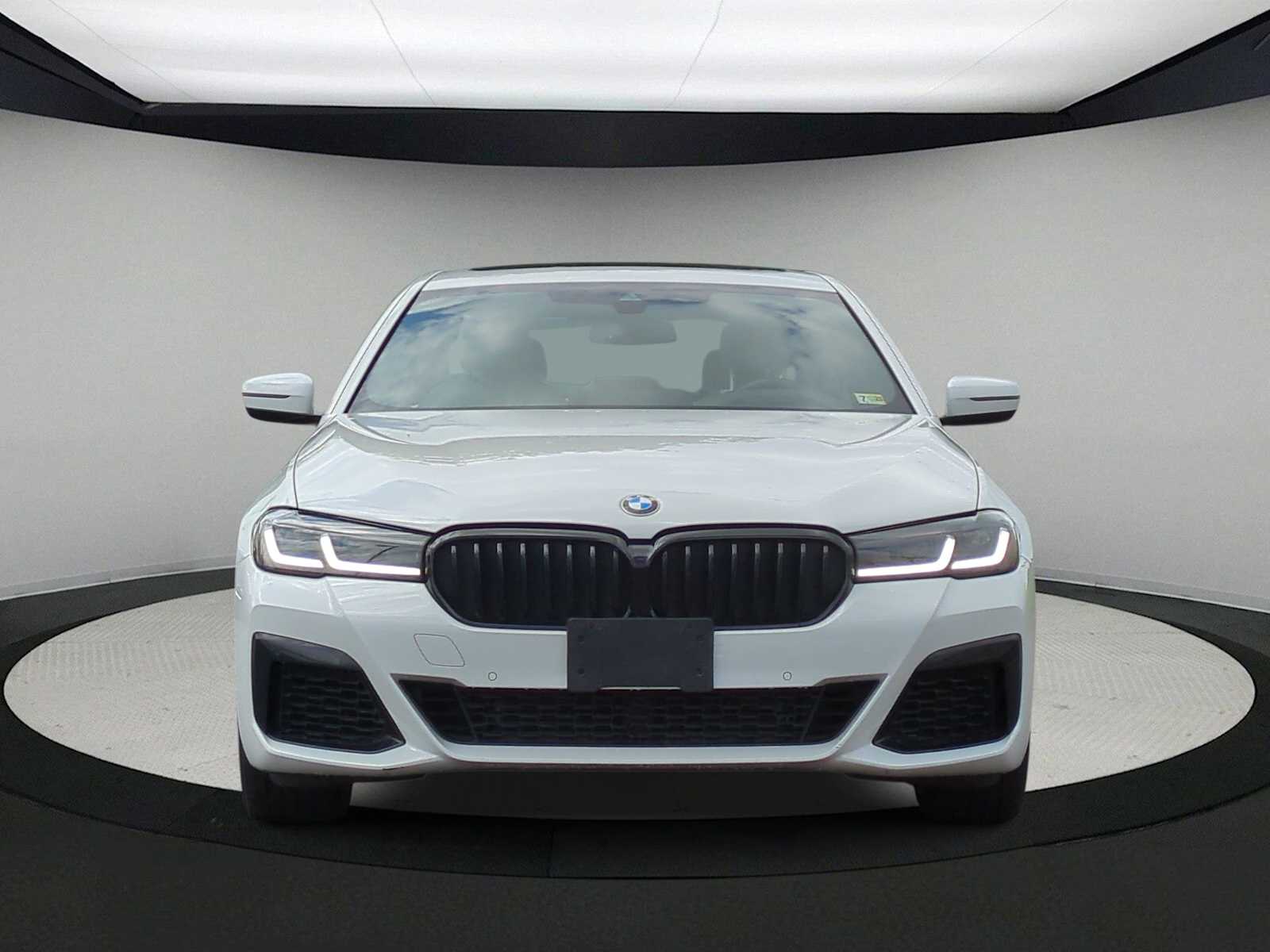 Thumbnail: 2022 BMW 5 Series - 3