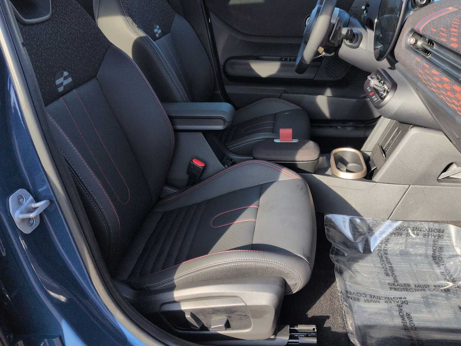 Thumbnail: 2025 MINI Cooper Hardtop - 24