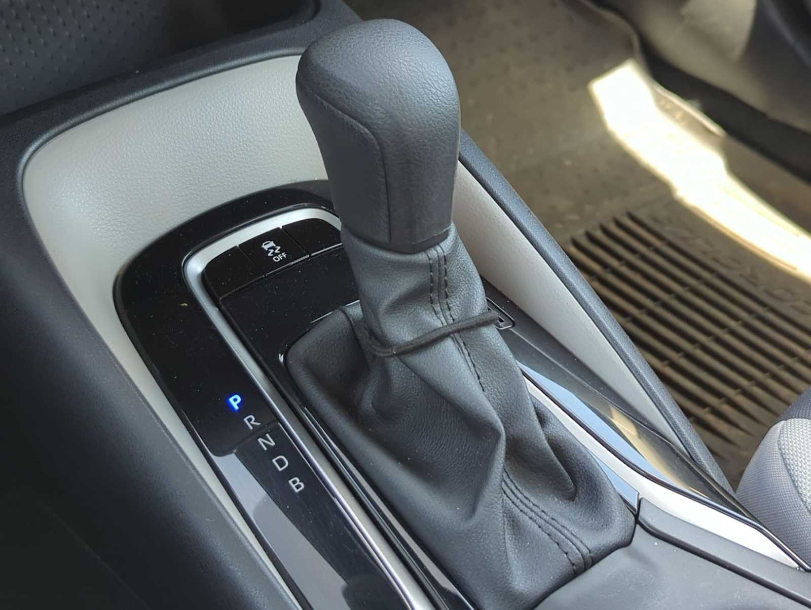 2024 Toyota Corolla LE 23
