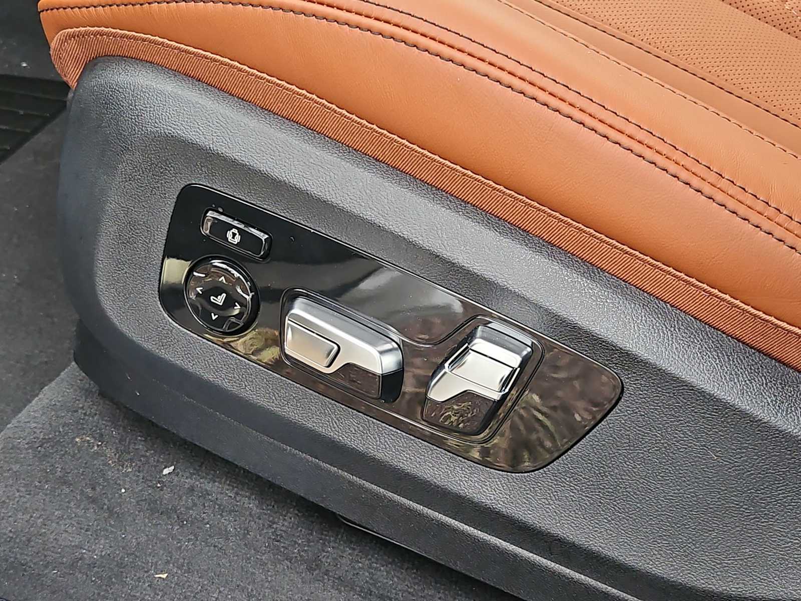 Thumbnail: 2026 BMW X5 - 17